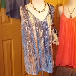 Woman plus size. V-neck top.